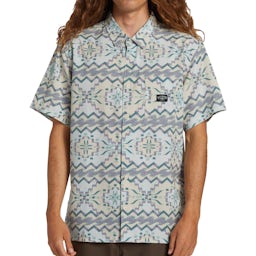 Billabong Surftrek Short Sleeve Woven Shirt (Men's) Thumbnail}